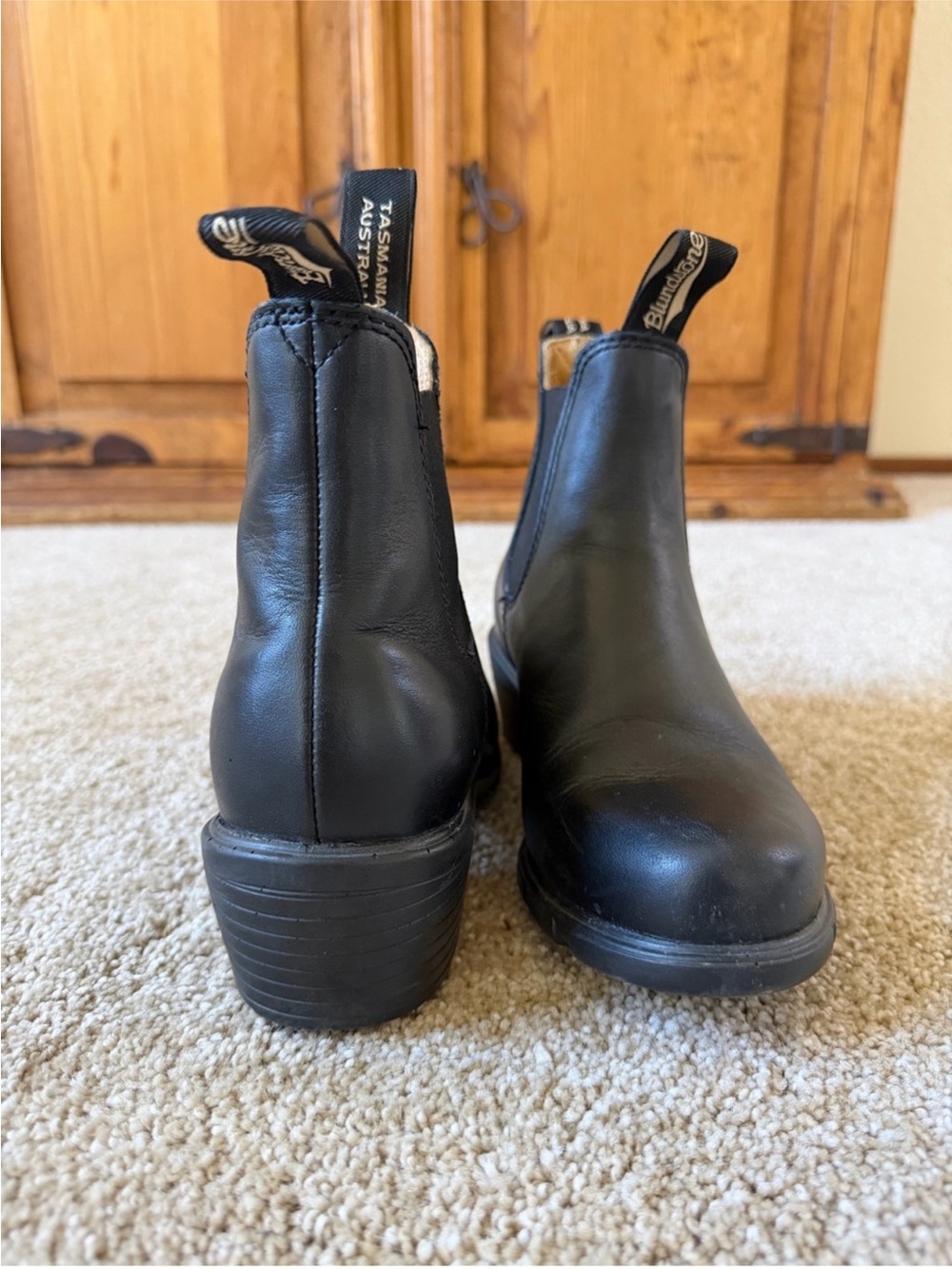 Blundstone Black Leather Chelsea Ankle Boots